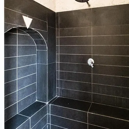 Cineroma فندق مبيت وإفطار 2*